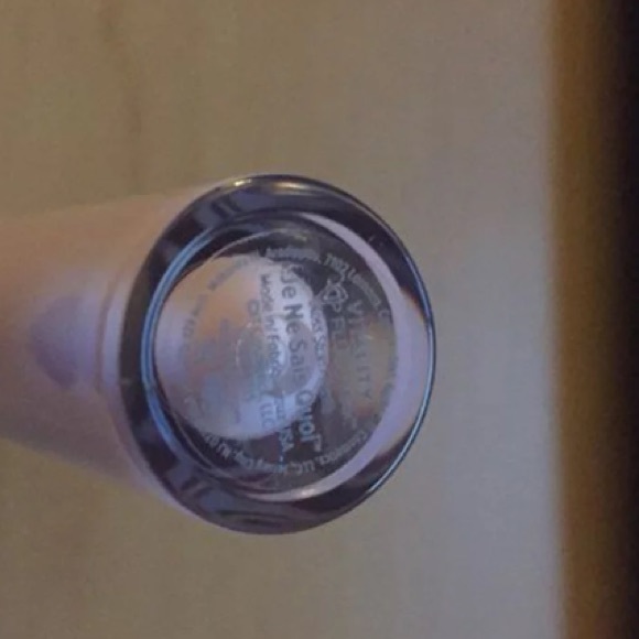 IT Vitality Lip Gloss - Picture 2 of 4